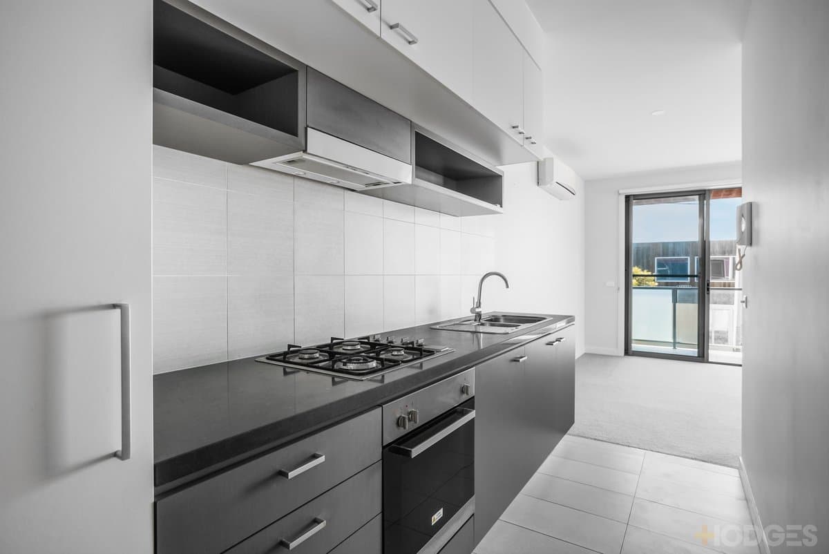 108/5 Bear Street, Mordialloc - Thumbnail 4