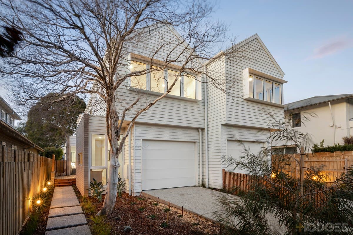 21A Raynes Park Road, Hampton - Image 1
