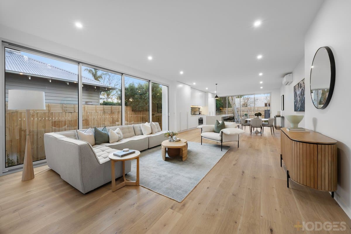 21A Raynes Park Road, Hampton - Thumbnail 2