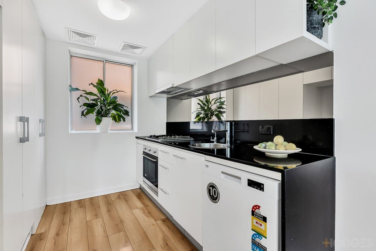 5/50 Ormond Road, Elwood - Thumbnail 7
