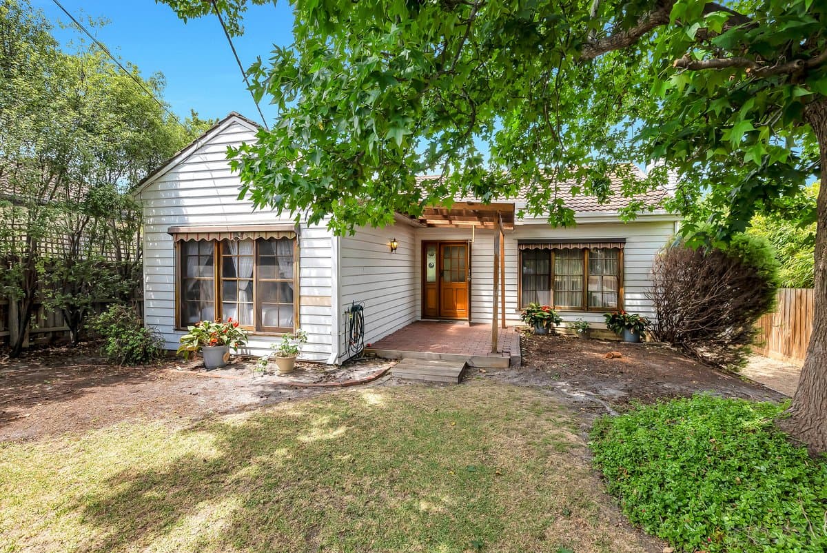 24 Carrier Avenue, Parkdale - Thumbnail 2