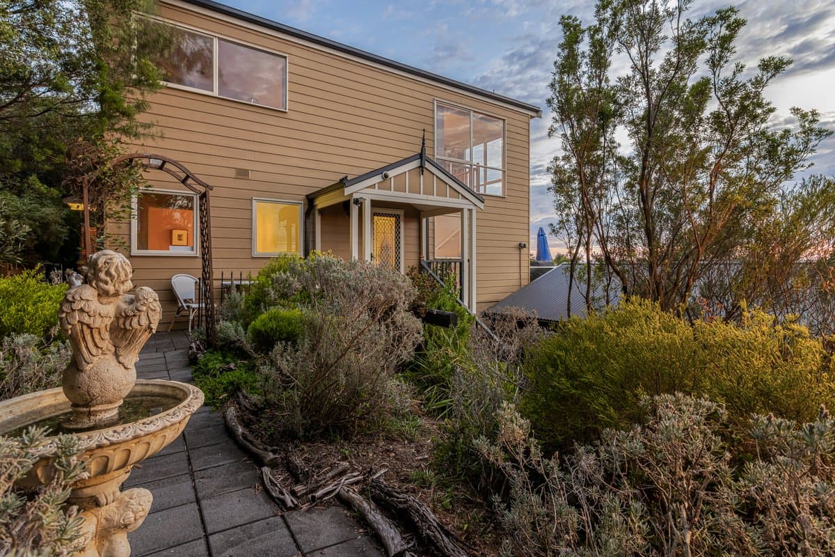 94 Creedmore Drive, Rye - Thumbnail 4