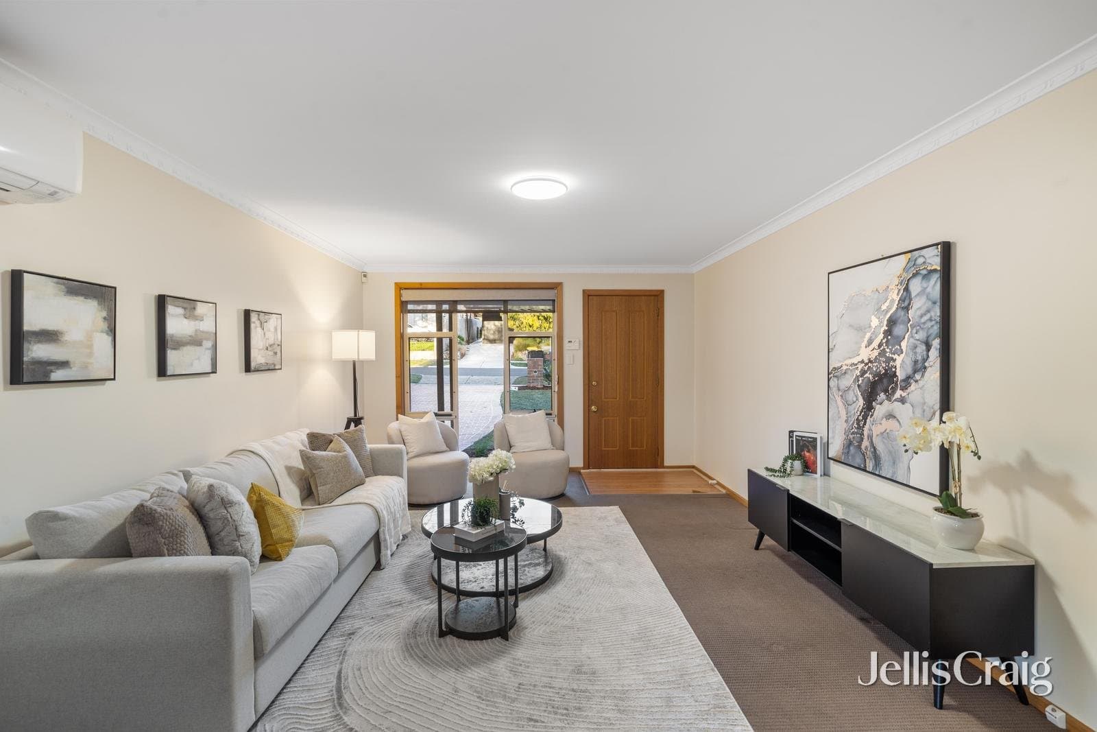 23 Dunscombe Avenue, Glen Waverley, Glen Waverley - Thumbnail 2