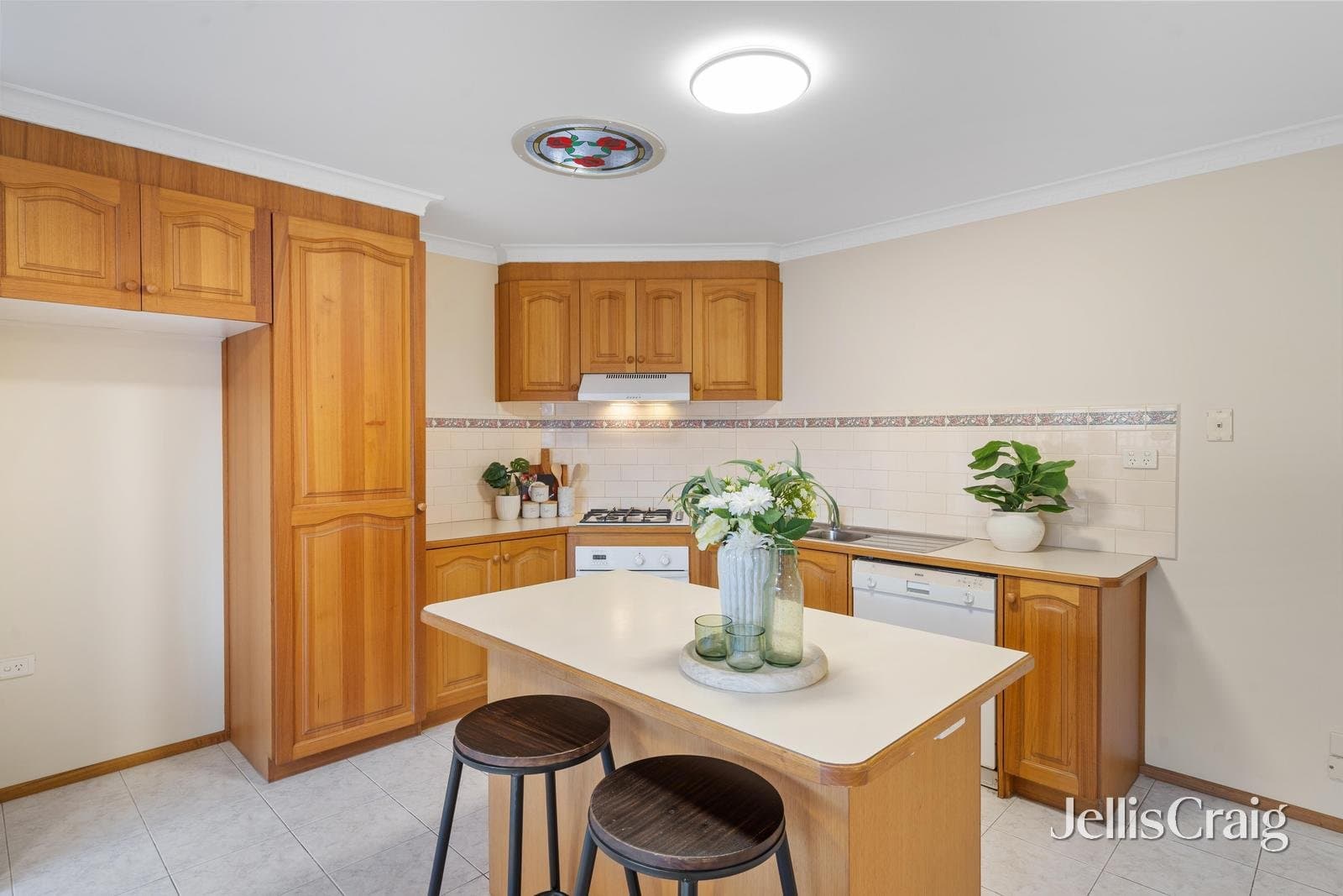 23 Dunscombe Avenue, Glen Waverley, Glen Waverley - Thumbnail 4