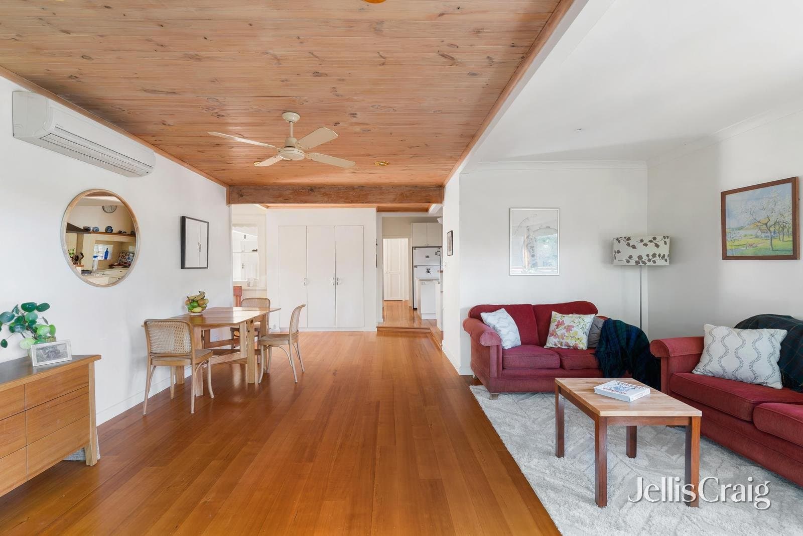 6 Carlyle Crescent, Mont Albert, Mont Albert North - Thumbnail 3