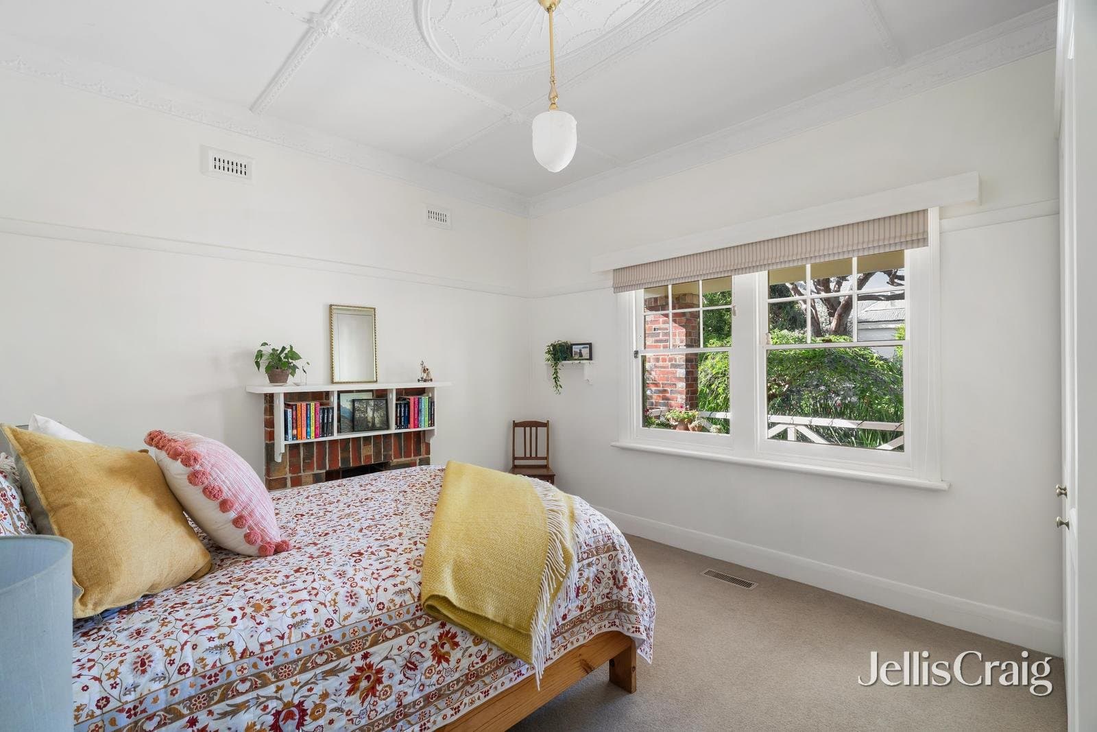 6 Carlyle Crescent, Mont Albert, Mont Albert North - Thumbnail 6