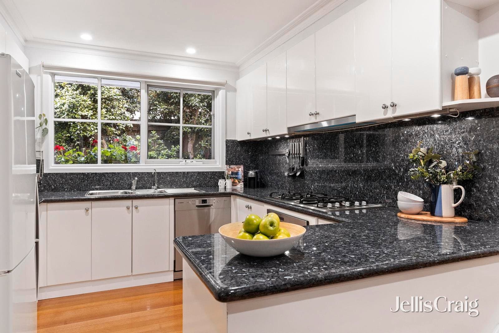 44 Huntingfield Drive, Doncaster East, Doncaster East - Thumbnail 4