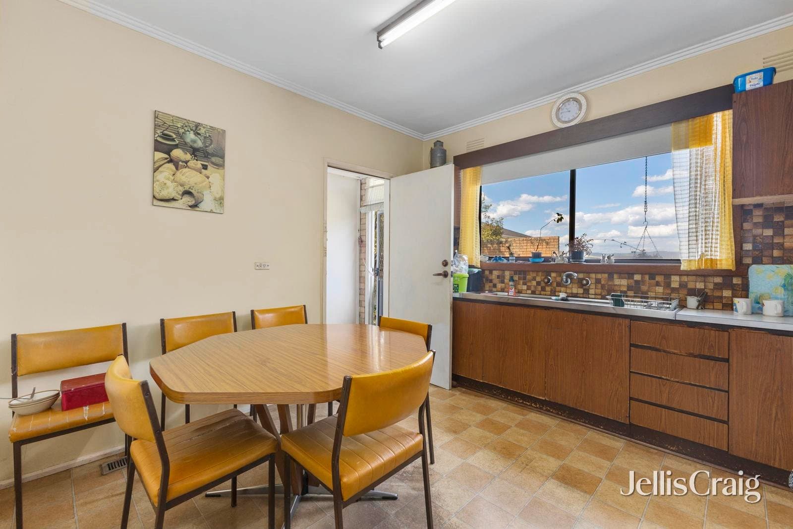 2 Lisbon Street, Glen Waverley, Glen Waverley - Thumbnail 7