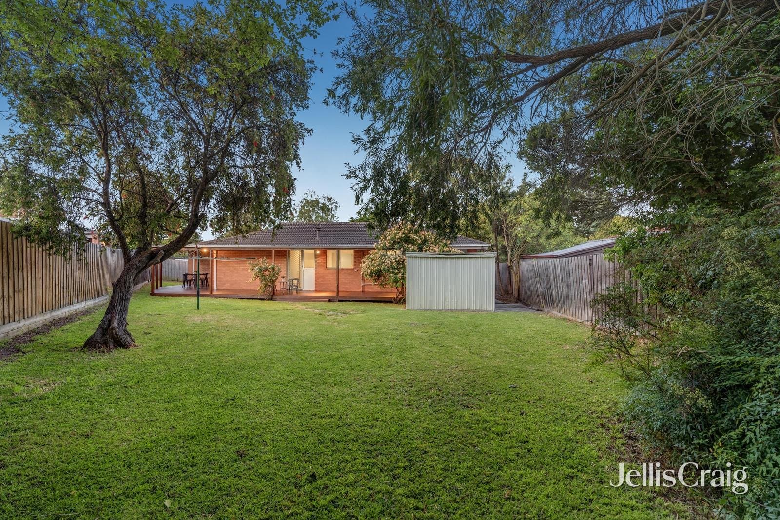 4 Loram Court, Glen Waverley, Glen Waverley - Image 1