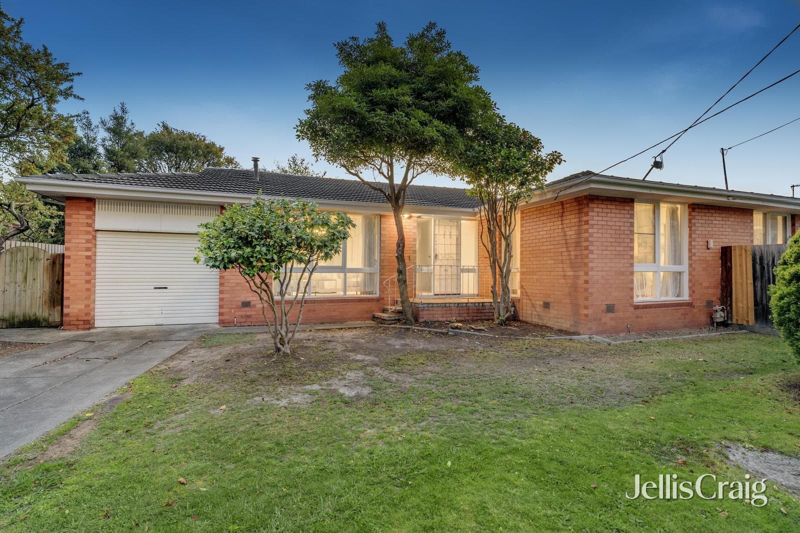 4 Loram Court, Glen Waverley, Glen Waverley - Thumbnail 2