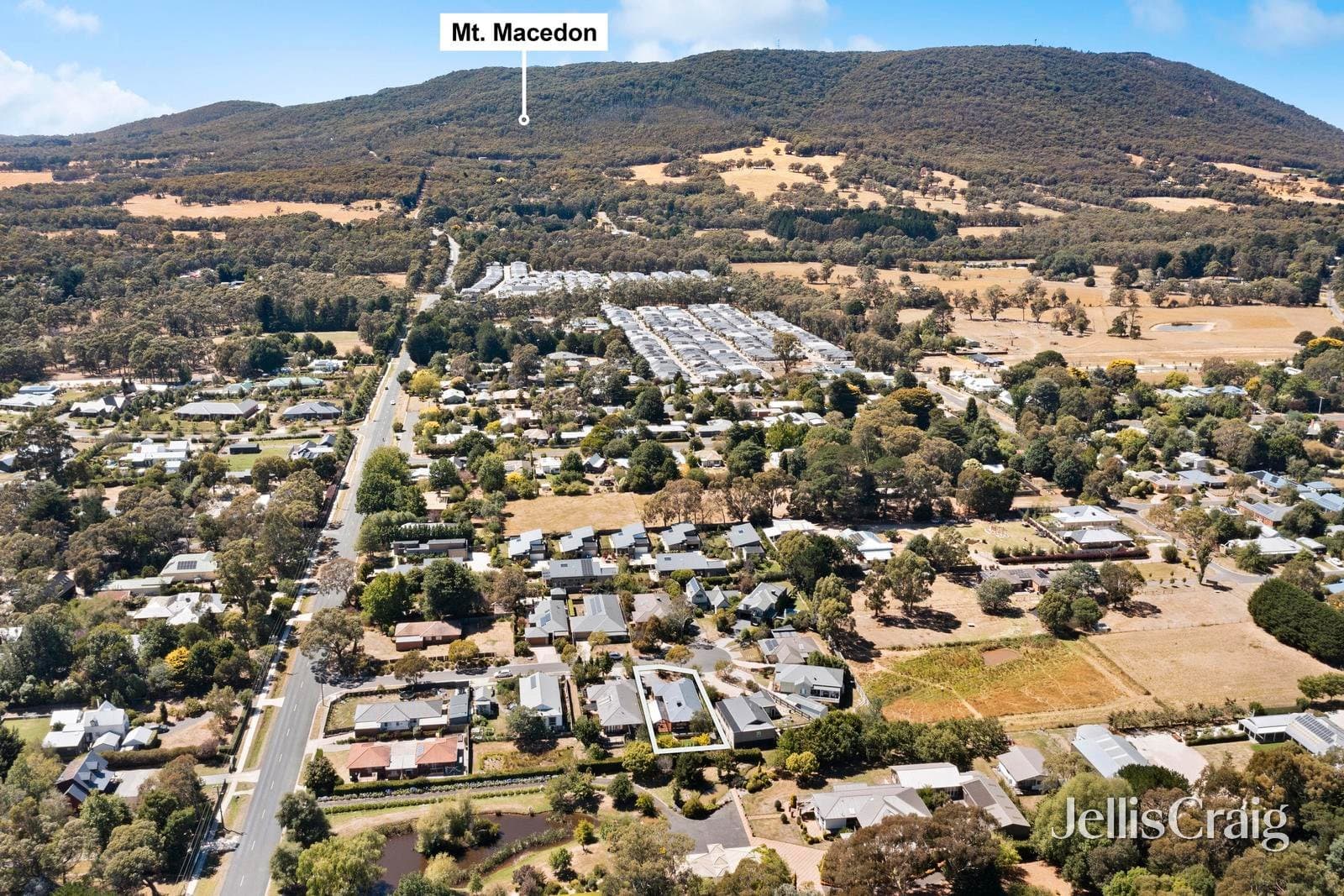9 Arthur Court, Woodend, Woodend - Image 1