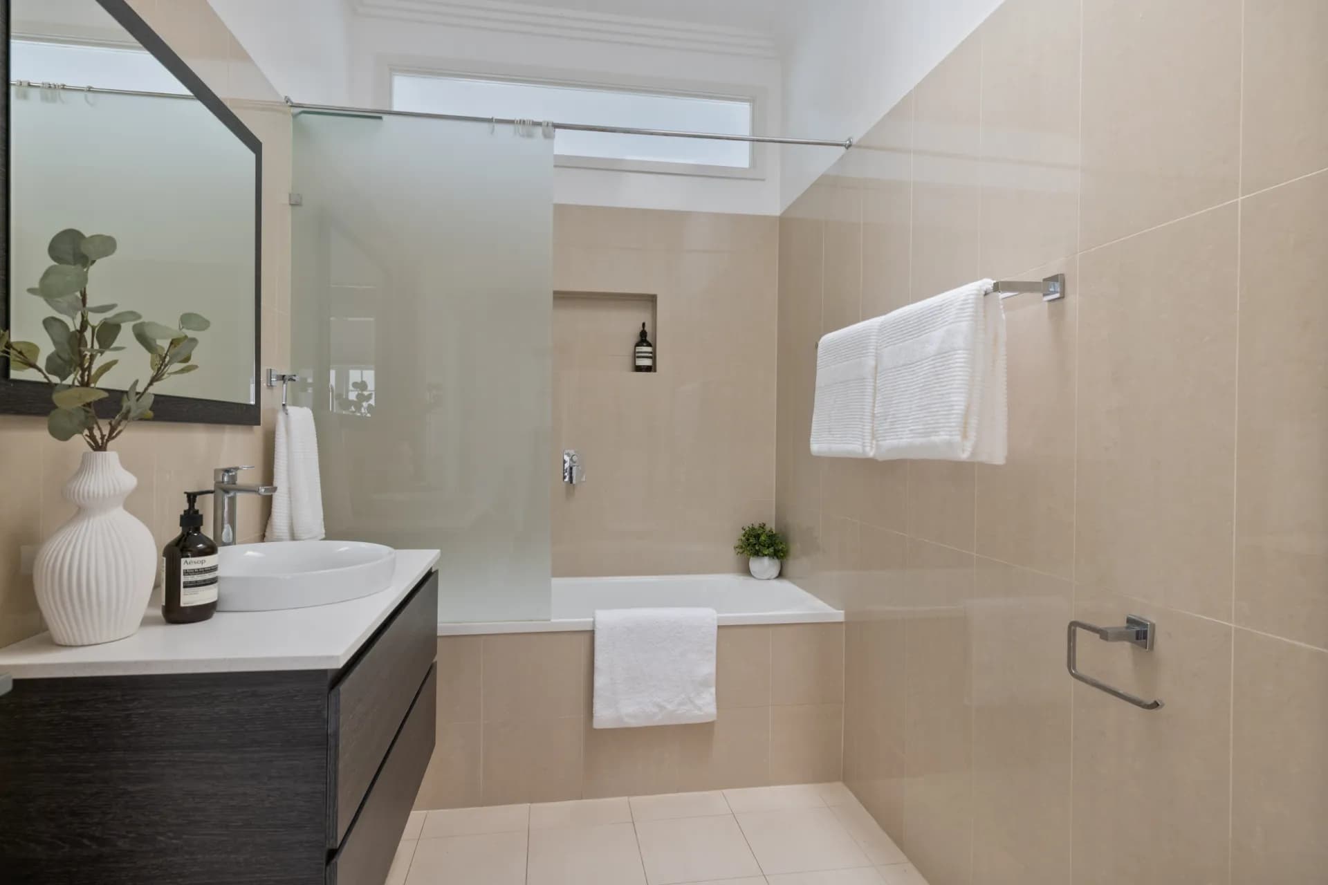 9 Dovedale Cres, Ashgrove., Ashgrove - Thumbnail 5