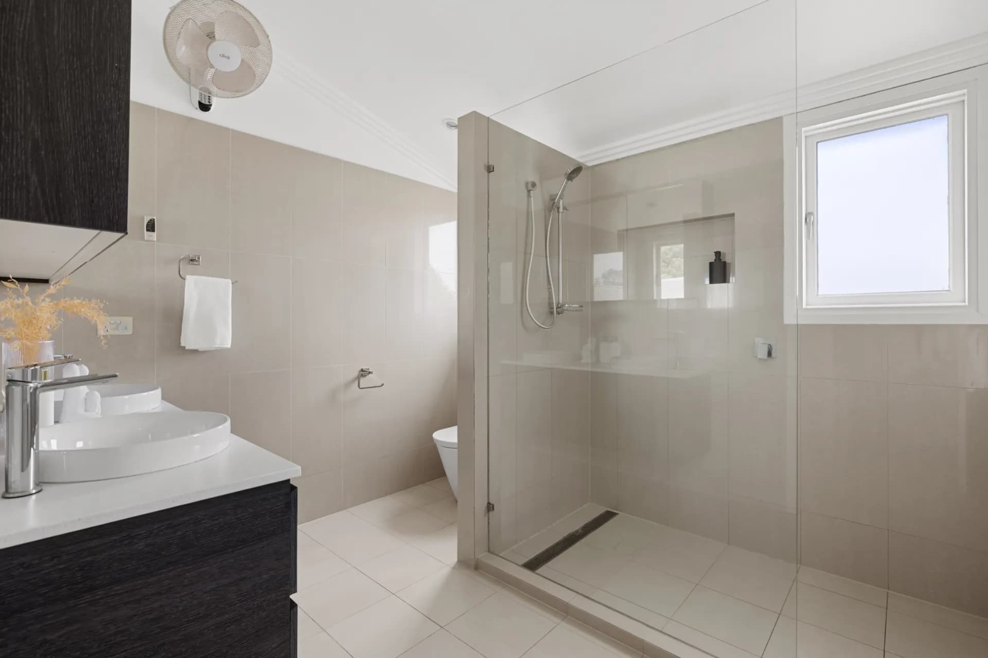 9 Dovedale Cres, Ashgrove., Ashgrove - Thumbnail 7