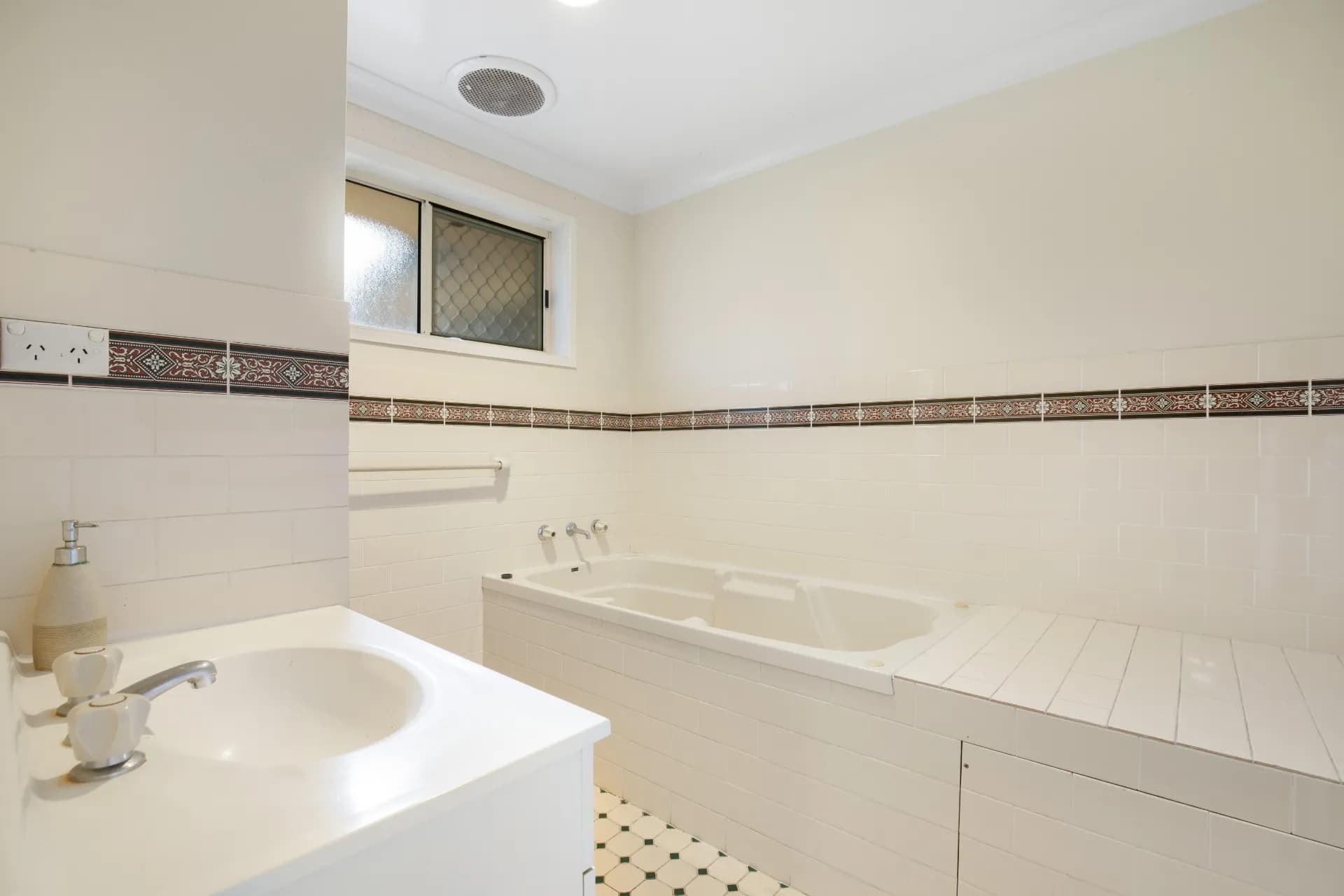 6 Fiona Place, Armidale, NSW, Armidale - Thumbnail 6