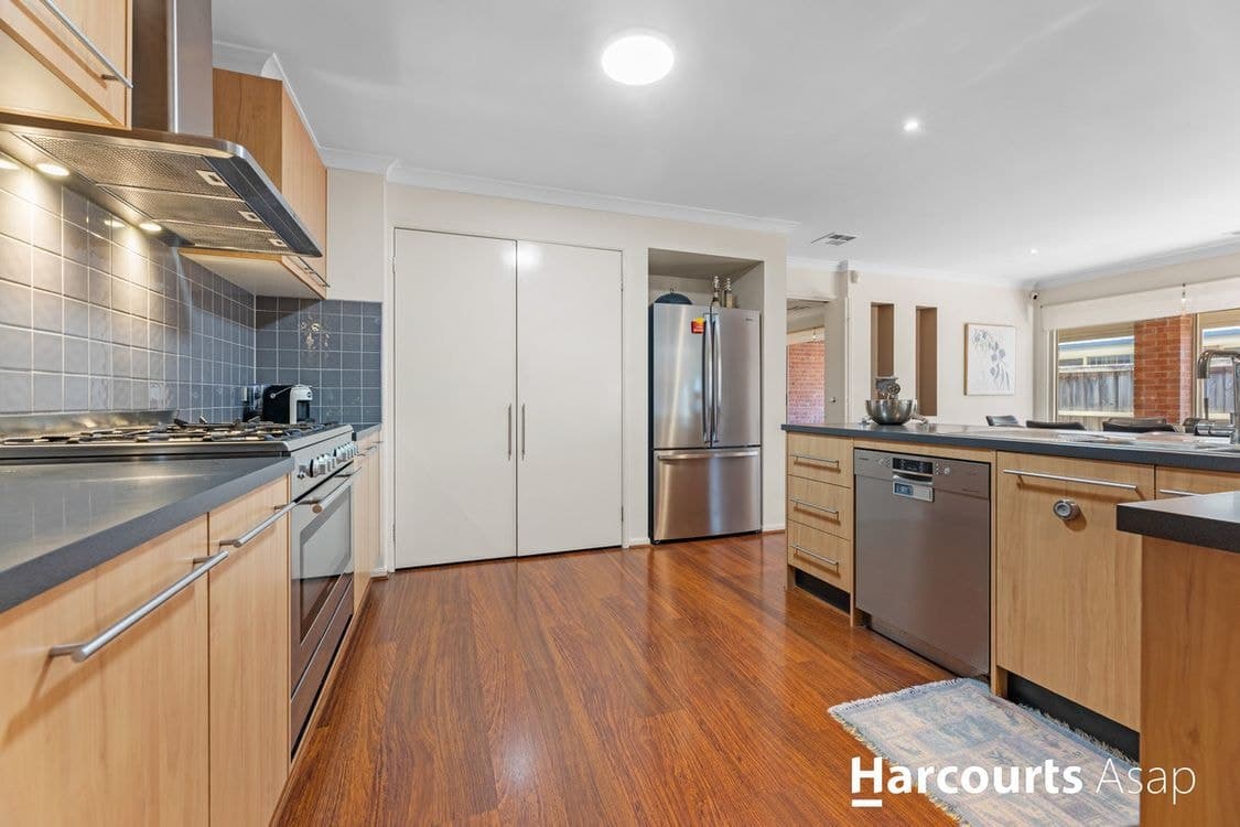 97 Skyline Way, Berwick, VIC 3806, Berwick - Thumbnail 3
