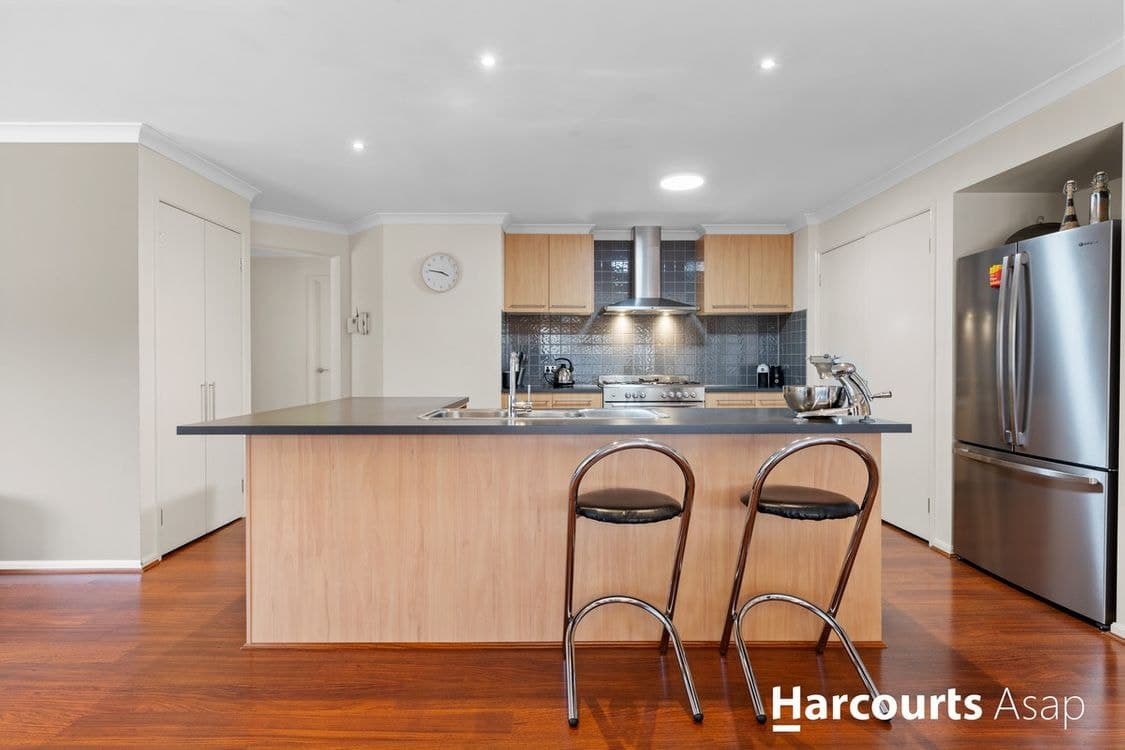 97 Skyline Way, Berwick, VIC 3806, Berwick - Thumbnail 4