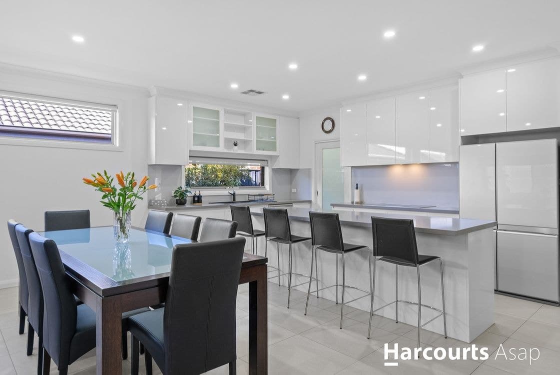 16 Craddock Drive, Clyde North, VIC 3978, Clyde North - Thumbnail 2