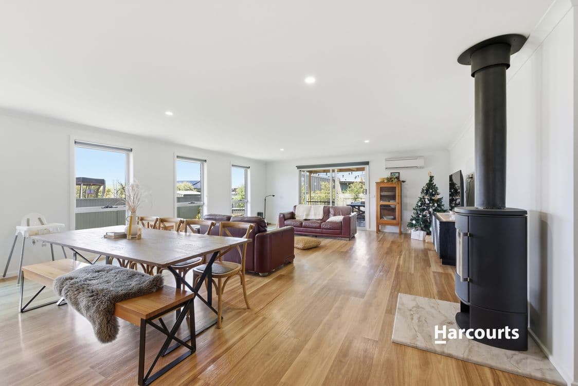 28 Overall Street, SULPHUR CREEK, TAS 7316, Sulphur Creek - Thumbnail 5