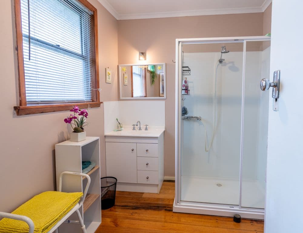 15 Overend Crescent, SALE, VIC 3850, Sale - Thumbnail 7