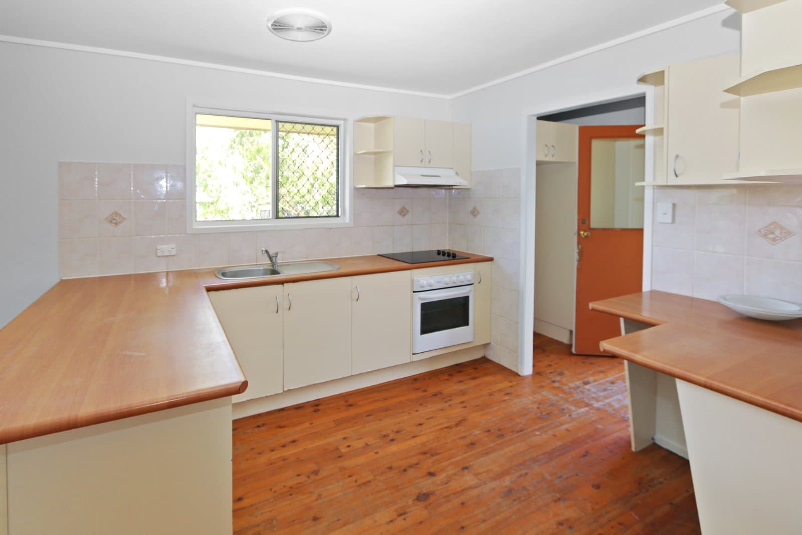 6 Bloodwood Crescent, MOLENDINAR QLD 4214, Molendinar - Thumbnail 5