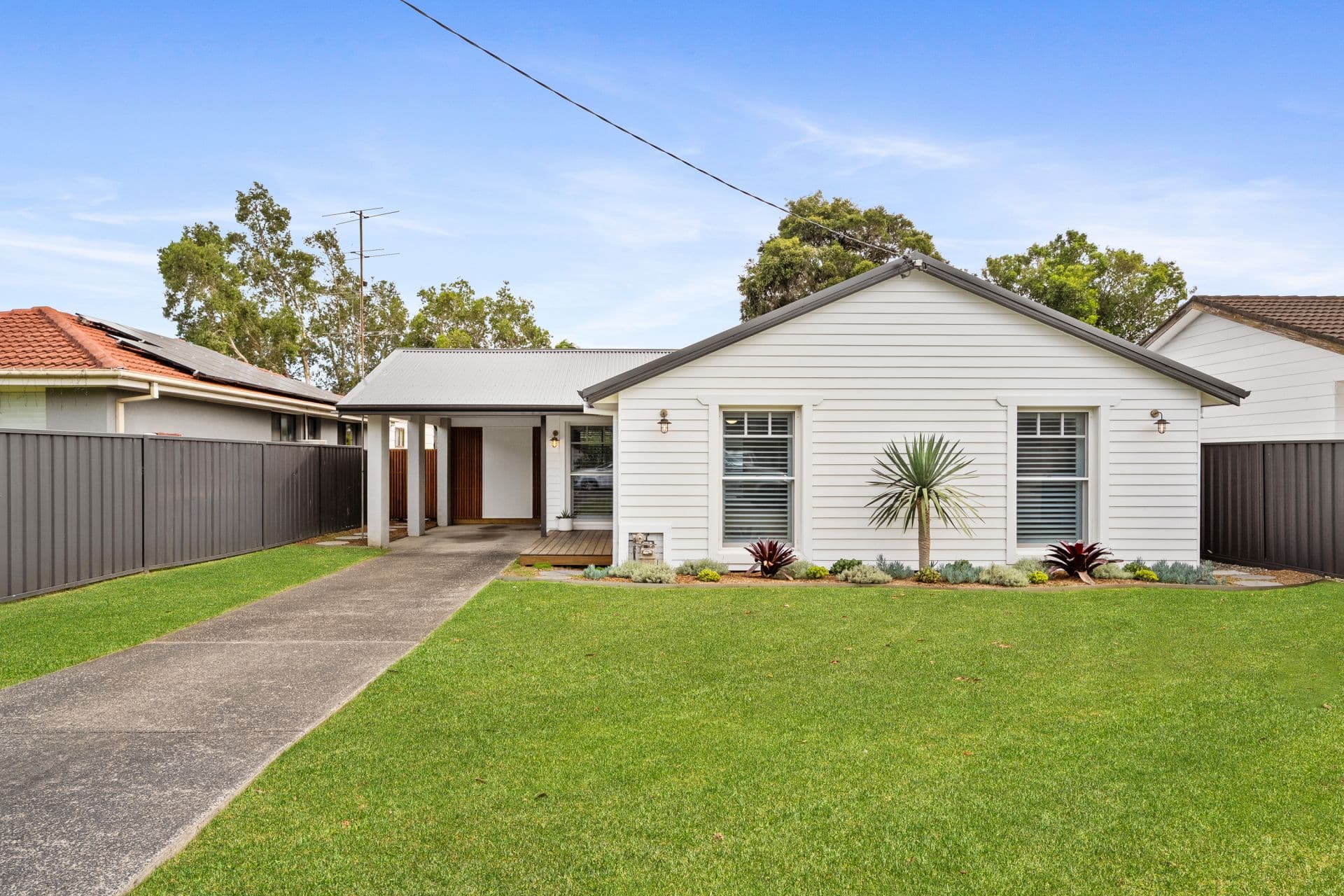 27 Emerald Place, Berkeley Vale, Berkeley Vale - Image 1