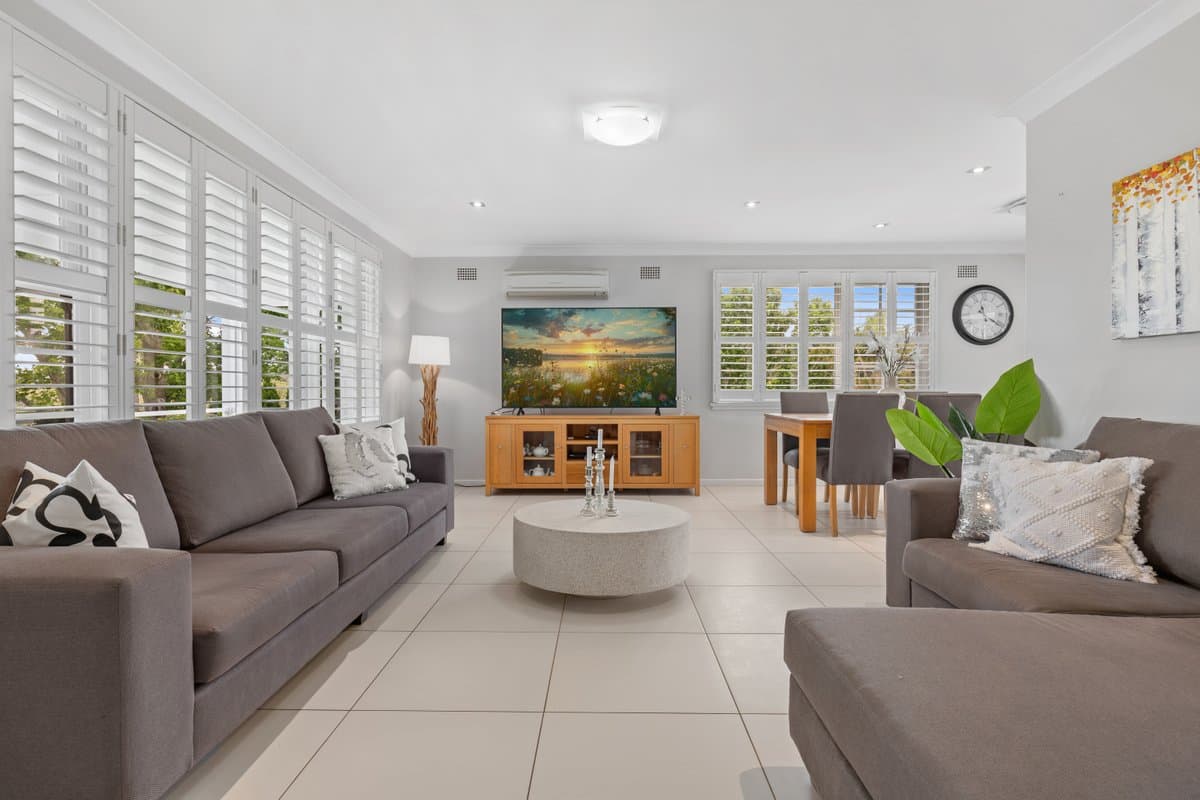 220 Lorraine Street, PEAKHURST HEIGHTS NSW 2210, Peakhurst Heights - Thumbnail 4