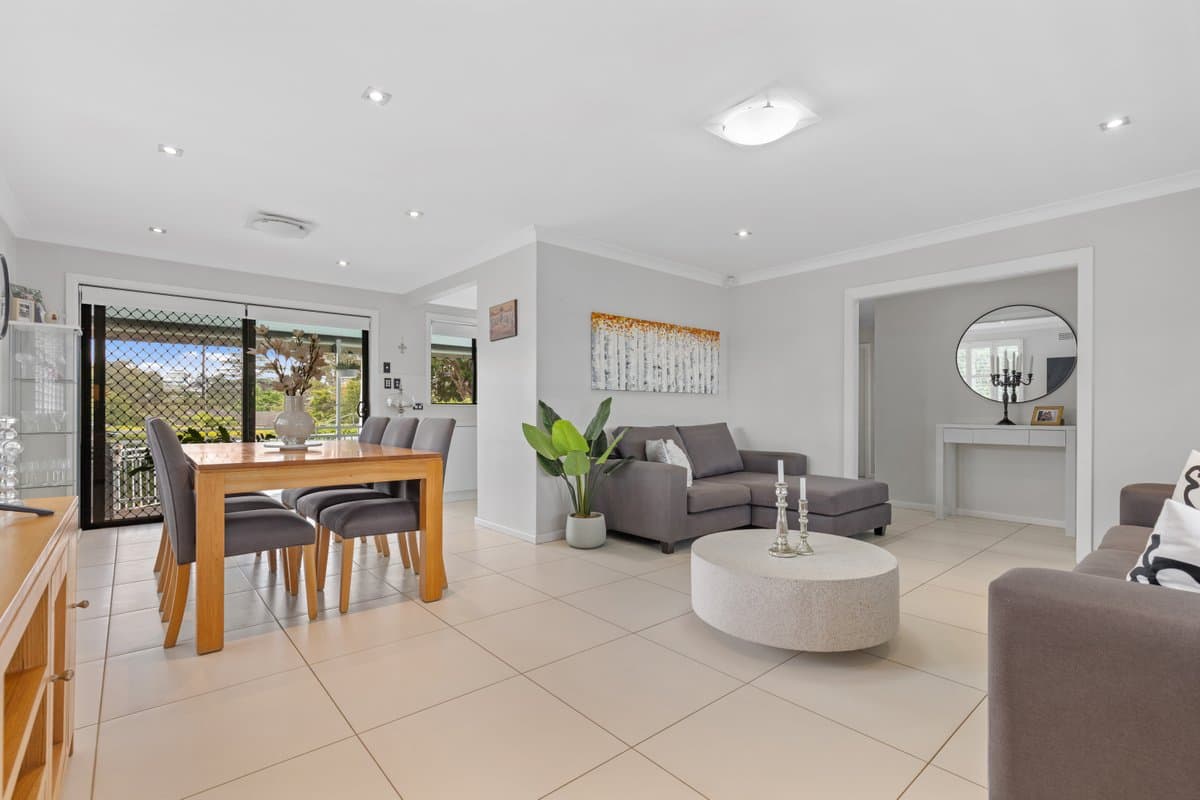 220 Lorraine Street, PEAKHURST HEIGHTS NSW 2210, Peakhurst Heights - Thumbnail 6