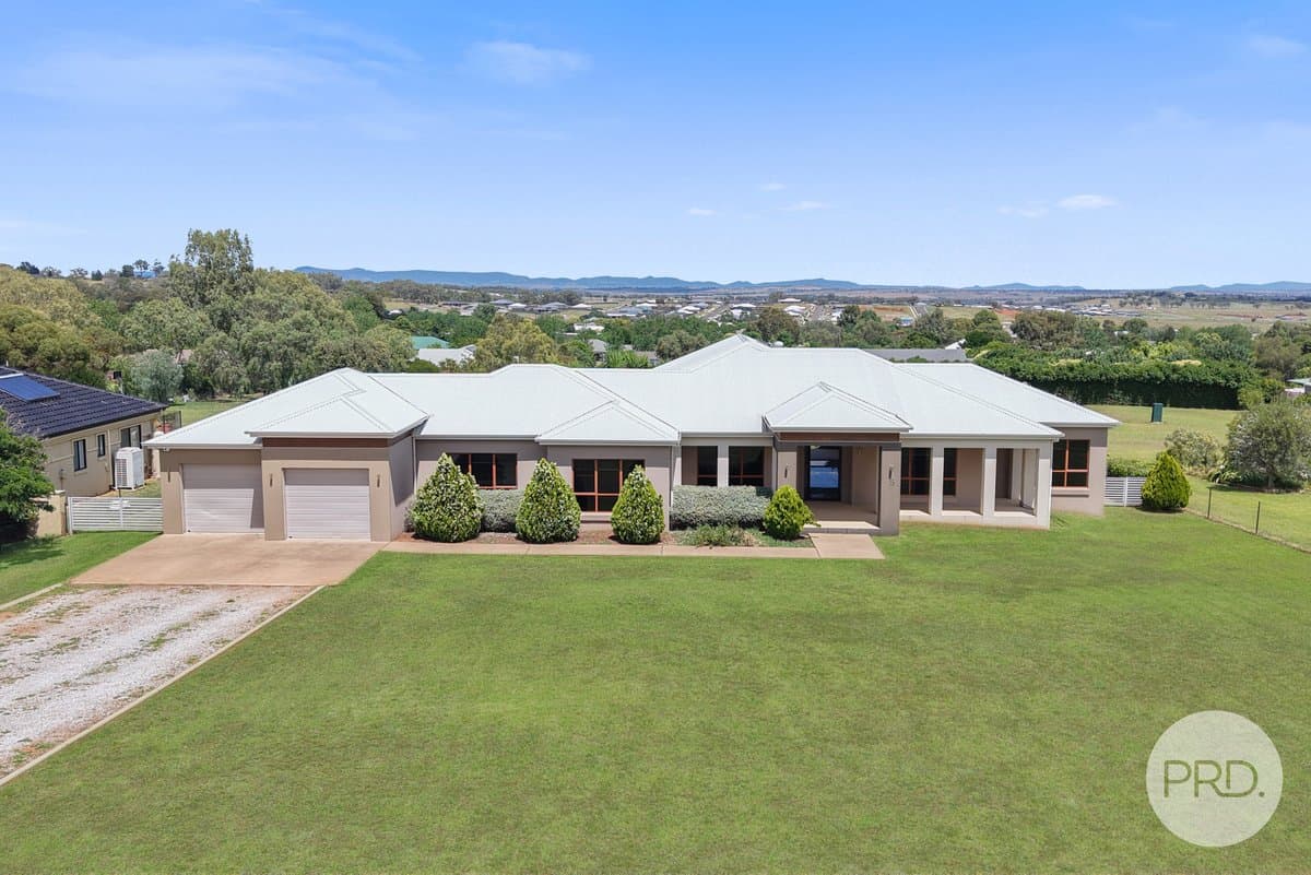 5 Daintree Circuit, TAMWORTH NSW 2340, Tamworth - Image 1