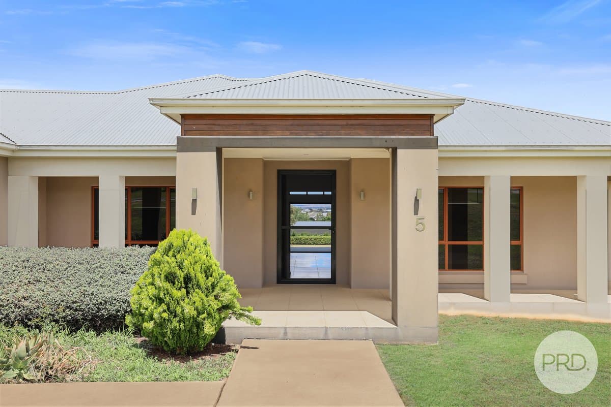 5 Daintree Circuit, TAMWORTH NSW 2340, Tamworth - Thumbnail 4