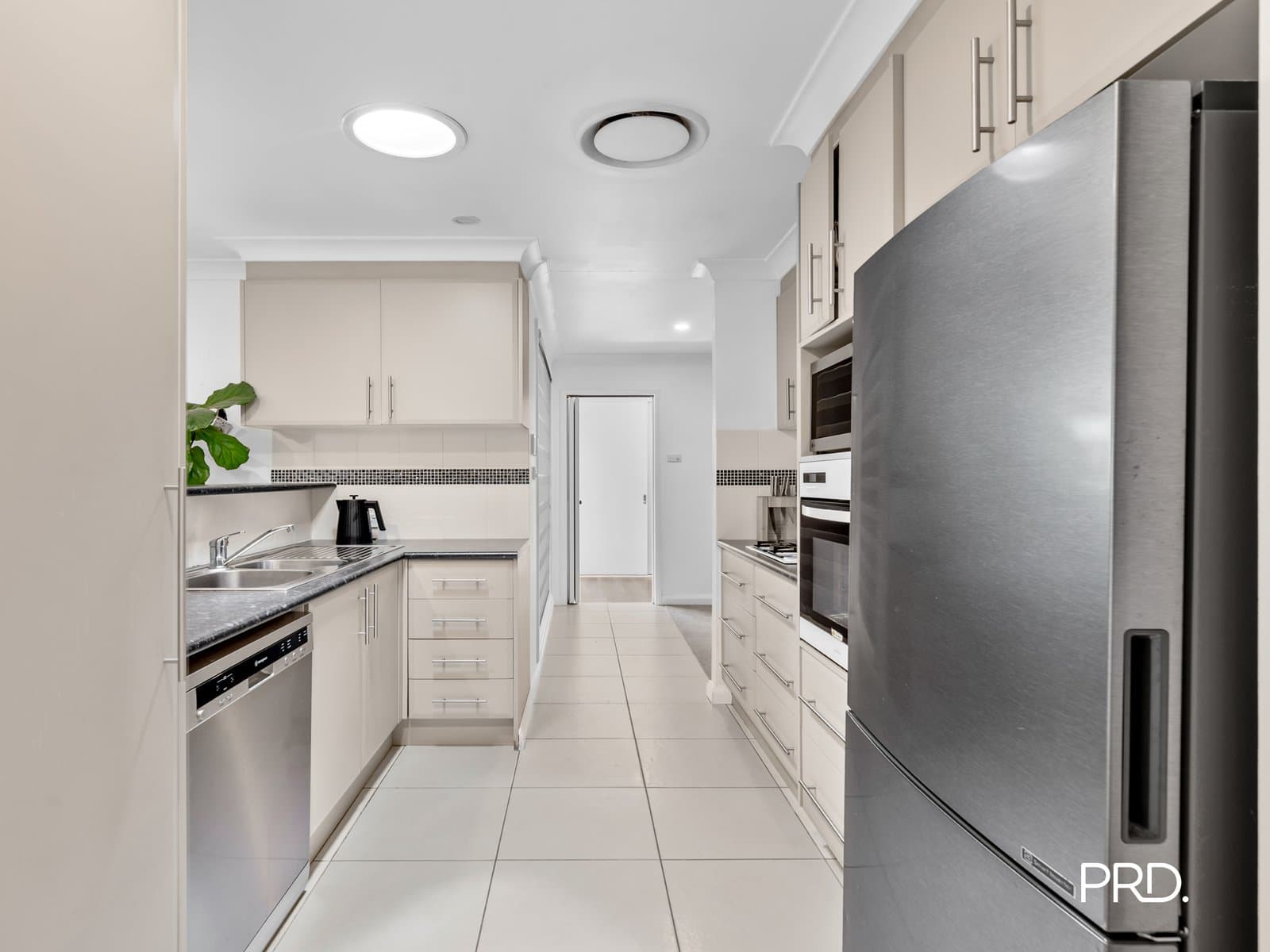 9 Yuroka St, GLENMORE PARK NSW 2745, Glenmore Park - Thumbnail 5