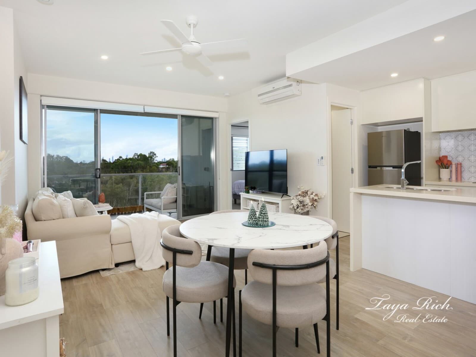 3304/31 Bourton Road Merrimac QLD 4226, Merrimac - Thumbnail 2
