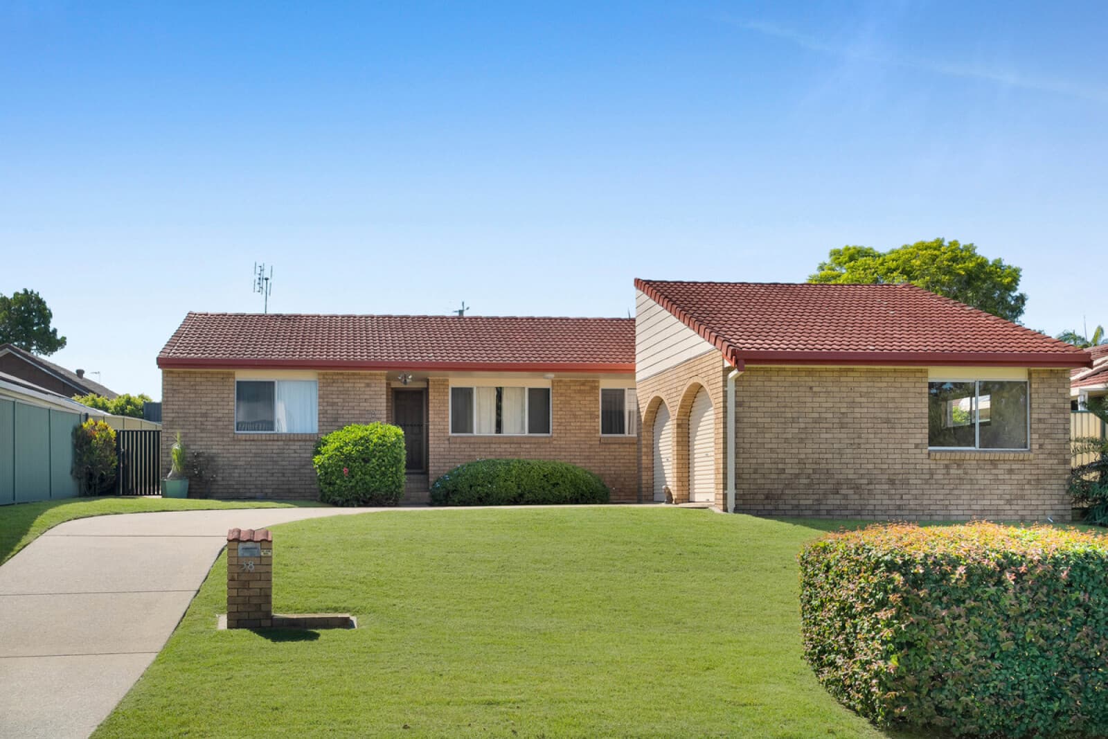 38 Camelot Crescent Hollywell QLD 4216, Hollywell - Thumbnail 2