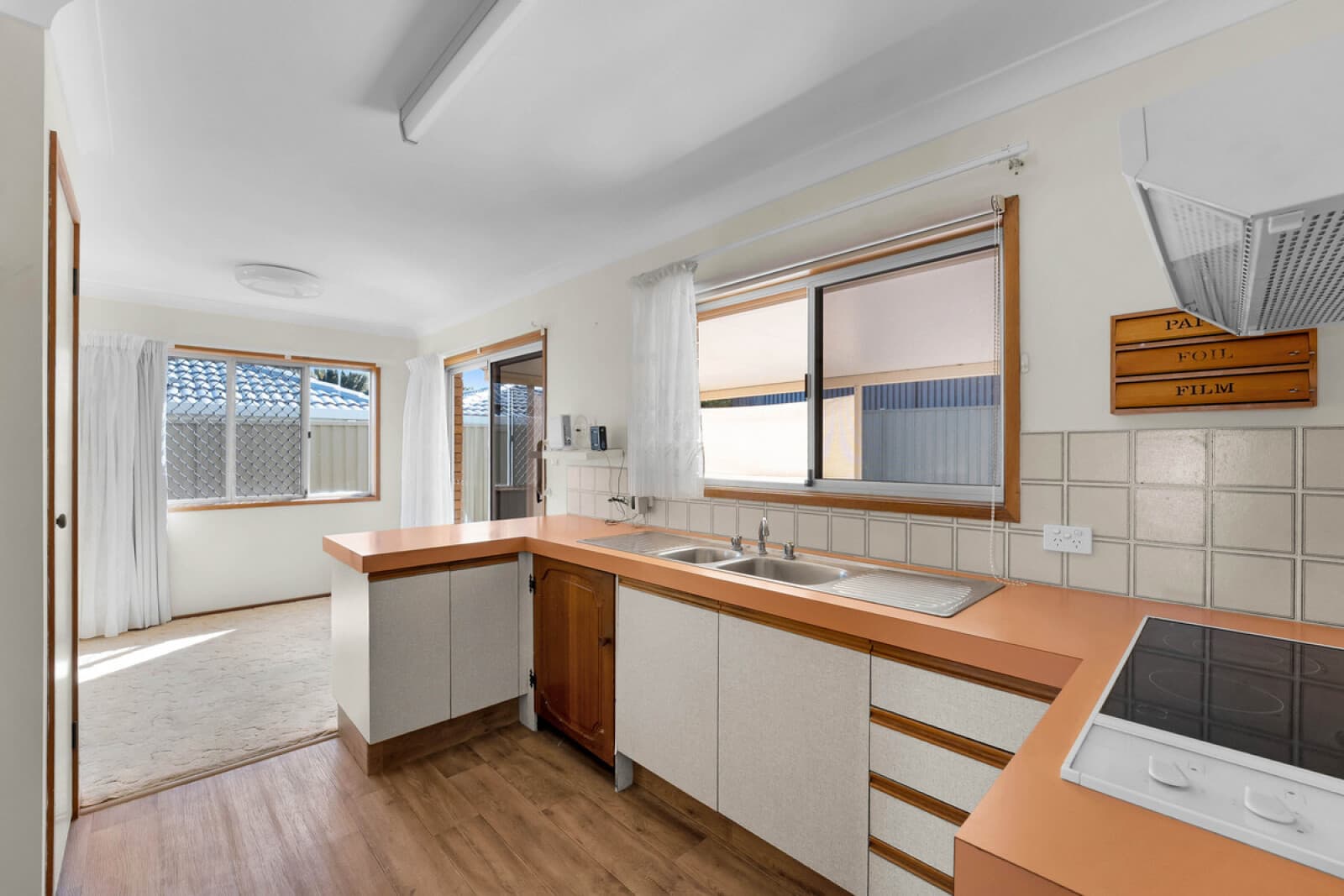38 Camelot Crescent Hollywell QLD 4216, Hollywell - Thumbnail 7