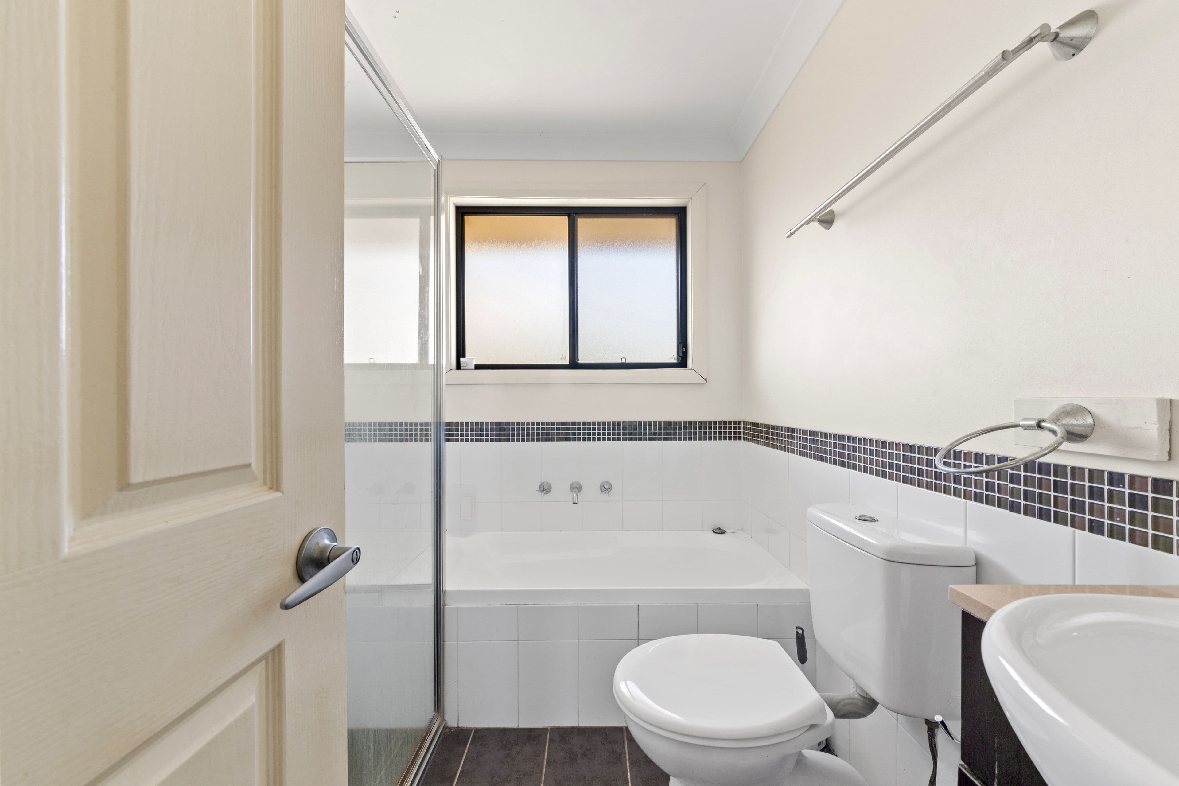 10 Harry Close , Blue Haven NSW 2262, Blue Haven - Thumbnail 6