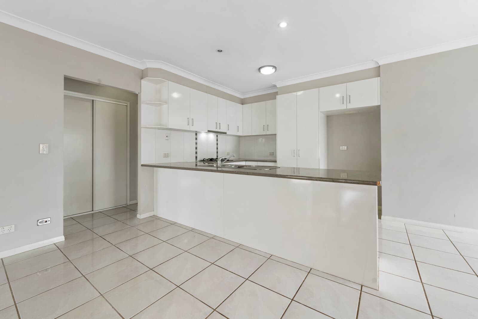 1/5 Hampton Street Newtown QLD 4350, Newtown - Thumbnail 4