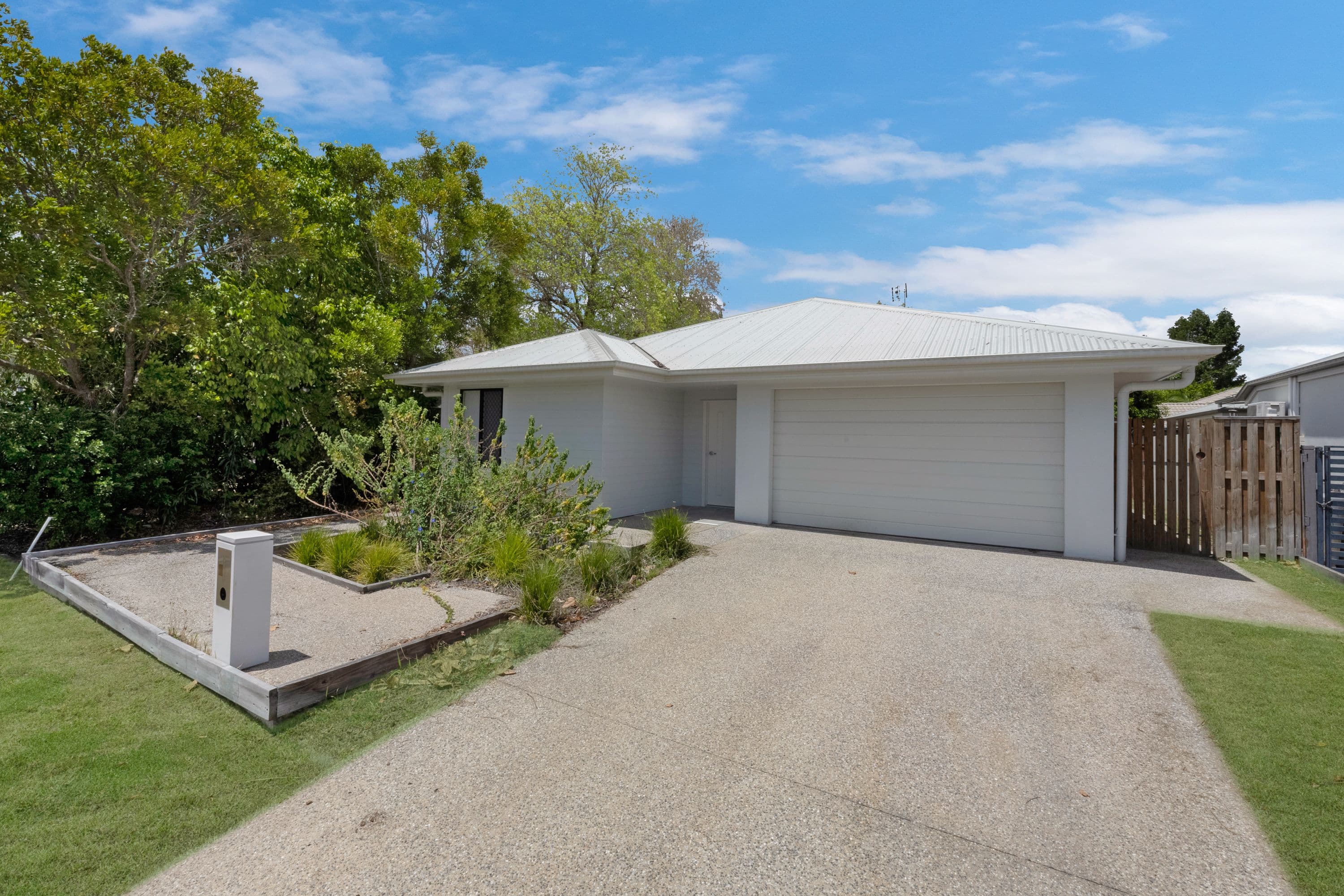 28 Dunlop Street , Kelso QLD 4815, Kelso - Thumbnail 2