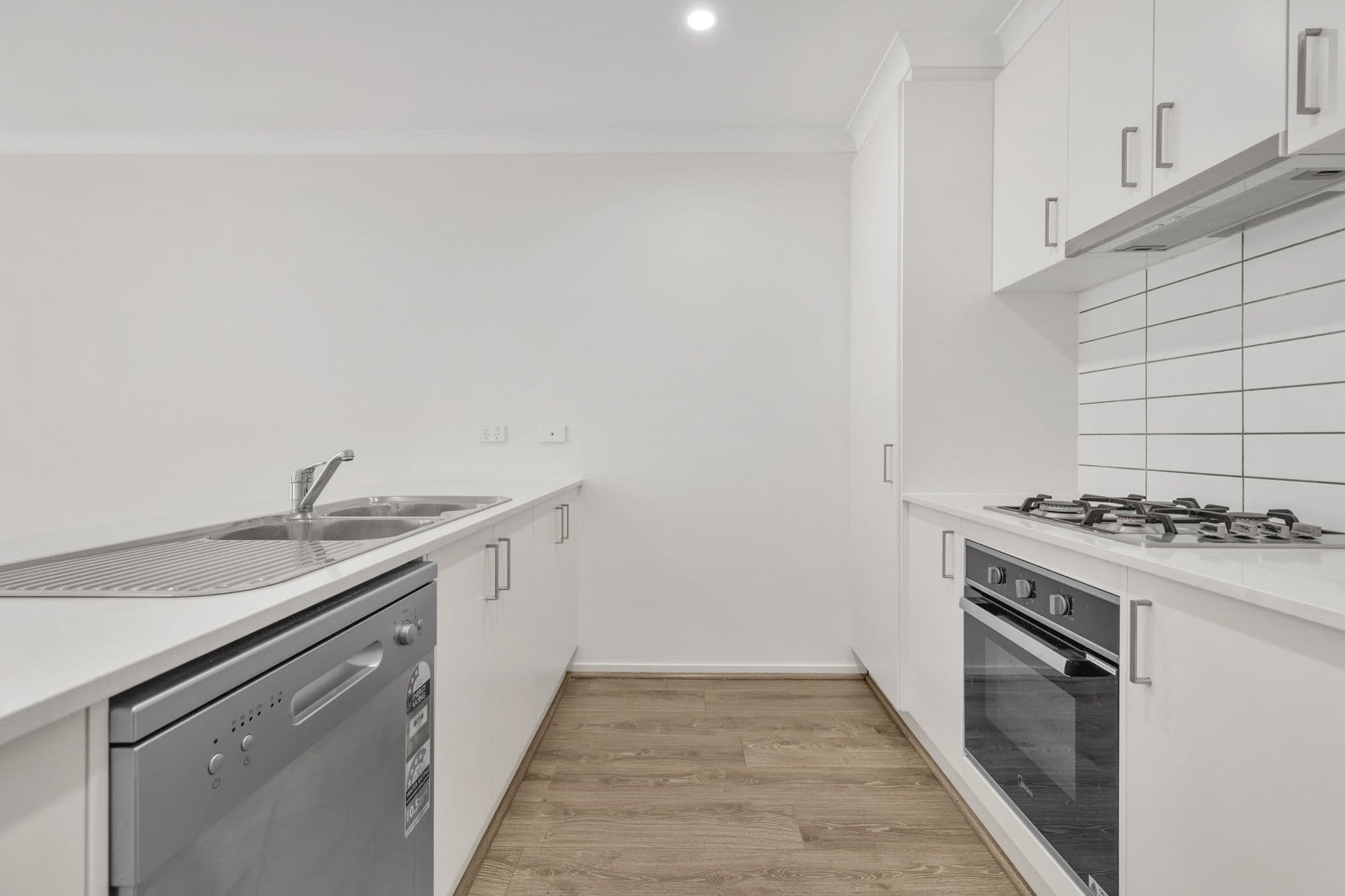 4 Mantello Drive , Werribee VIC 3030, Werribee - Thumbnail 3