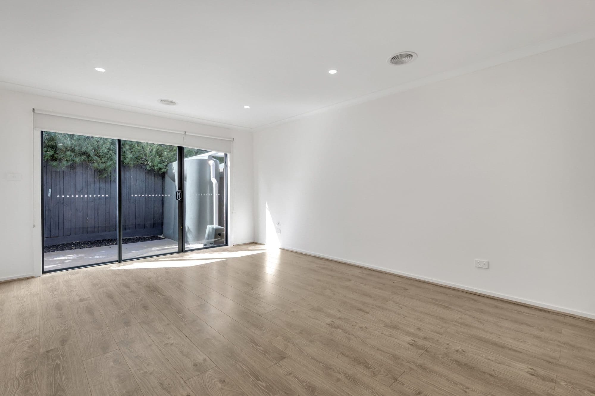 4 Mantello Drive , Werribee VIC 3030, Werribee - Thumbnail 4