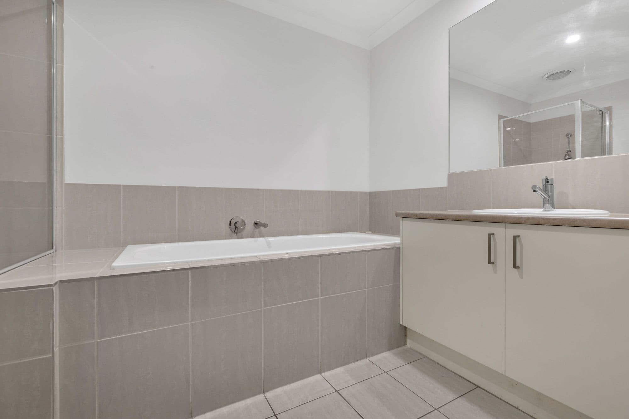 4 Mantello Drive , Werribee VIC 3030, Werribee - Thumbnail 6