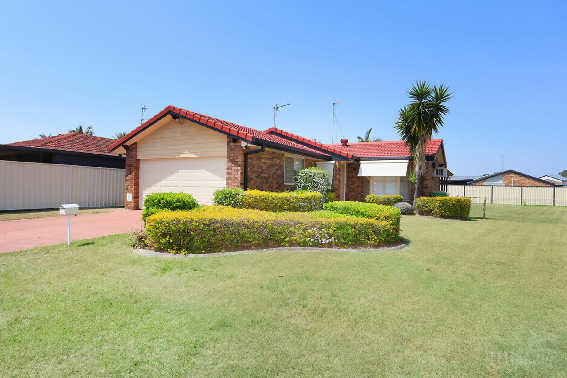 12 Lefroy Drive, Coombabah, Coombabah - Thumbnail 3