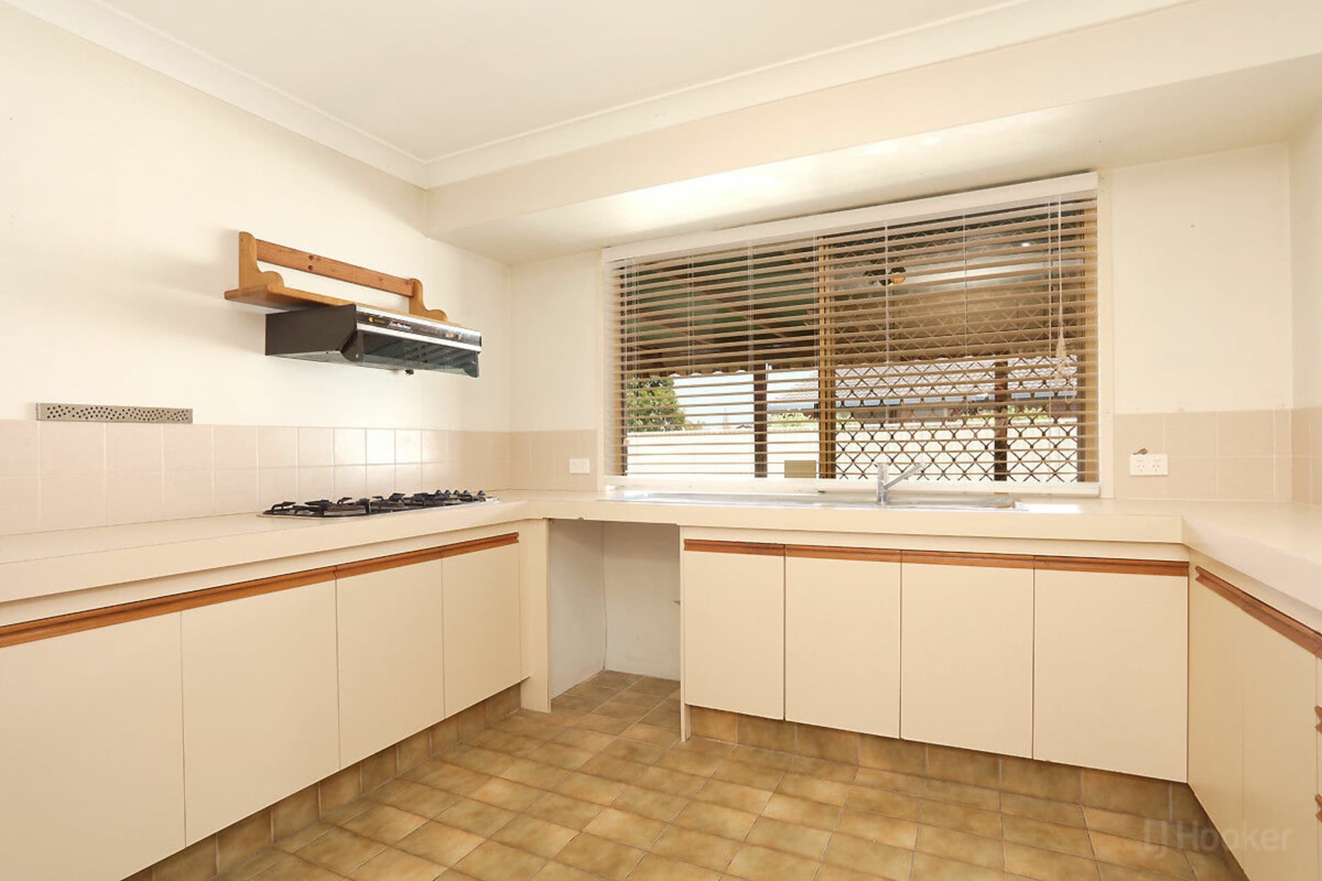 12 Lefroy Drive, Coombabah, Coombabah - Thumbnail 7