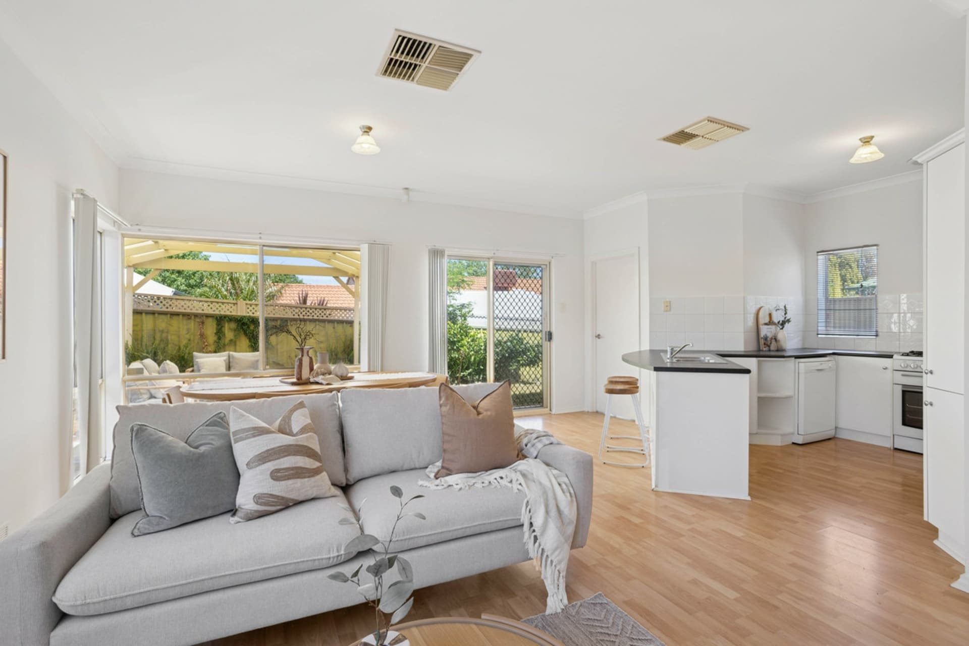32 Featherstone Circuit, Greenwith, Greenwith - Thumbnail 8