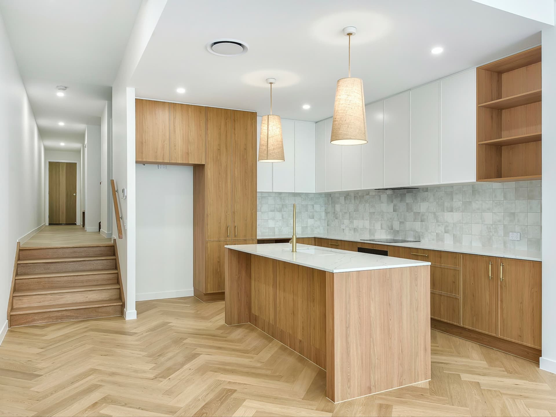 2/33 Gamelin Crescent, Stafford, Stafford - Thumbnail 2