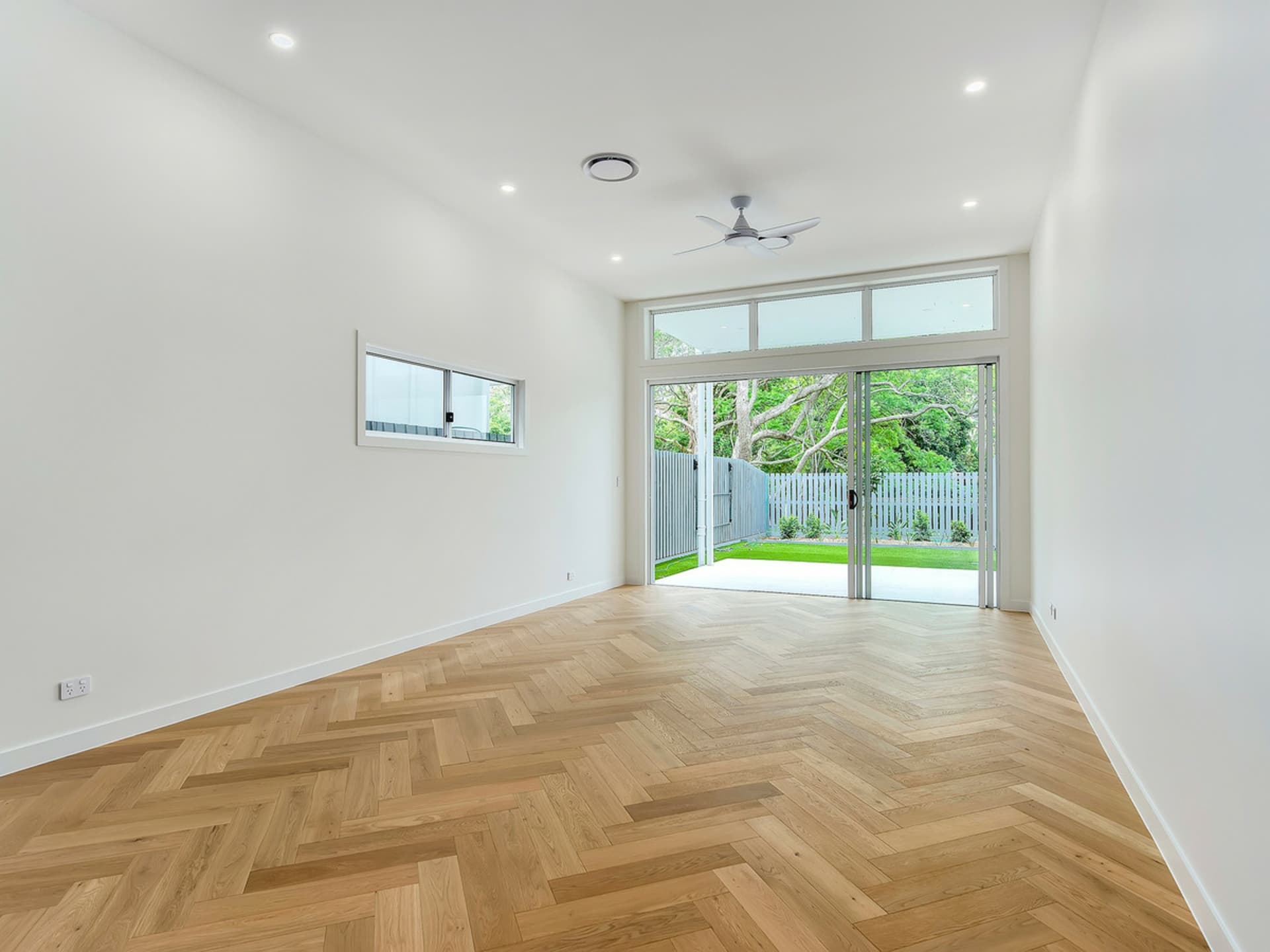 2/33 Gamelin Crescent, Stafford, Stafford - Thumbnail 3