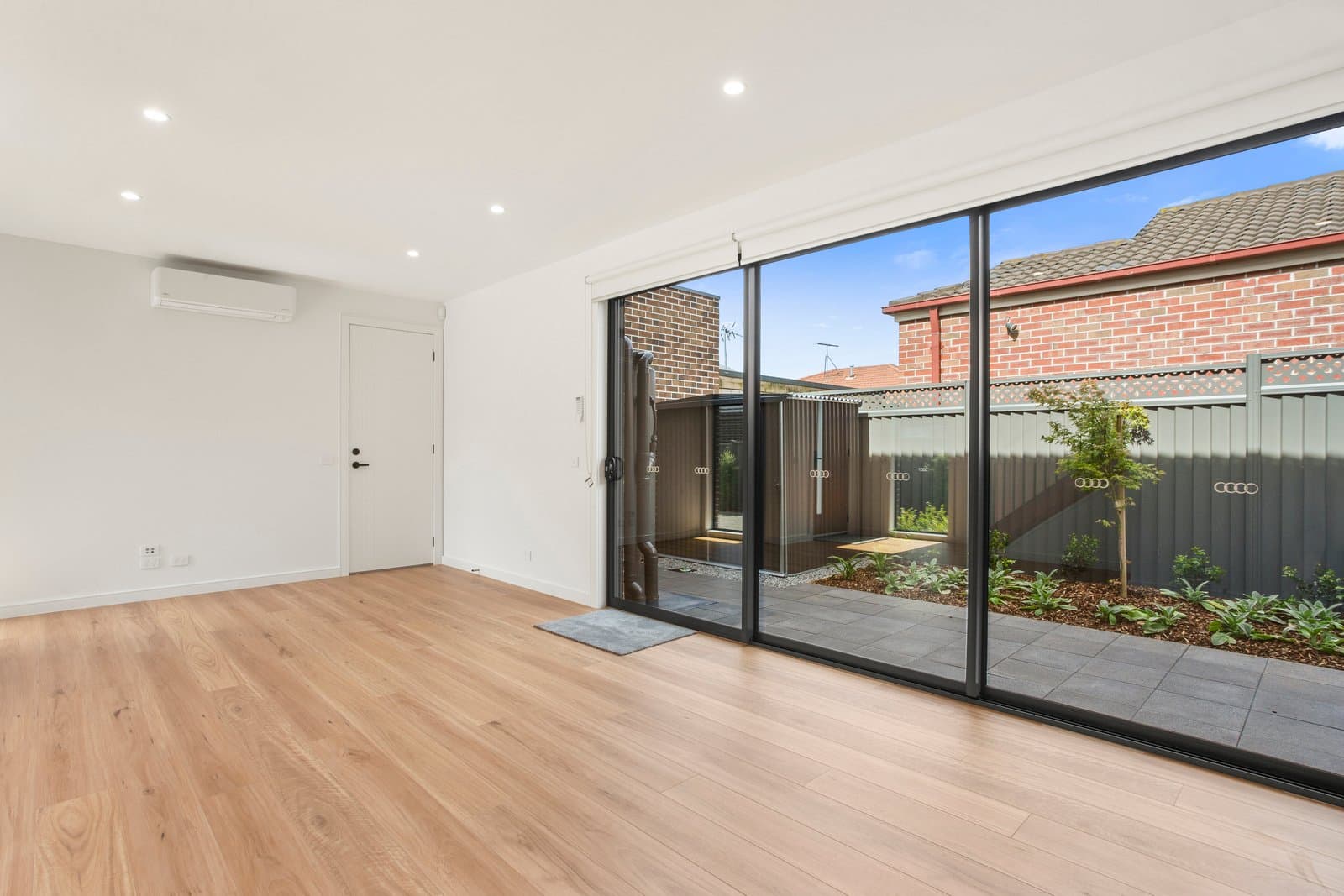 2/25 Hart Street, Airport West VIC 3042, Airport West - Thumbnail 4