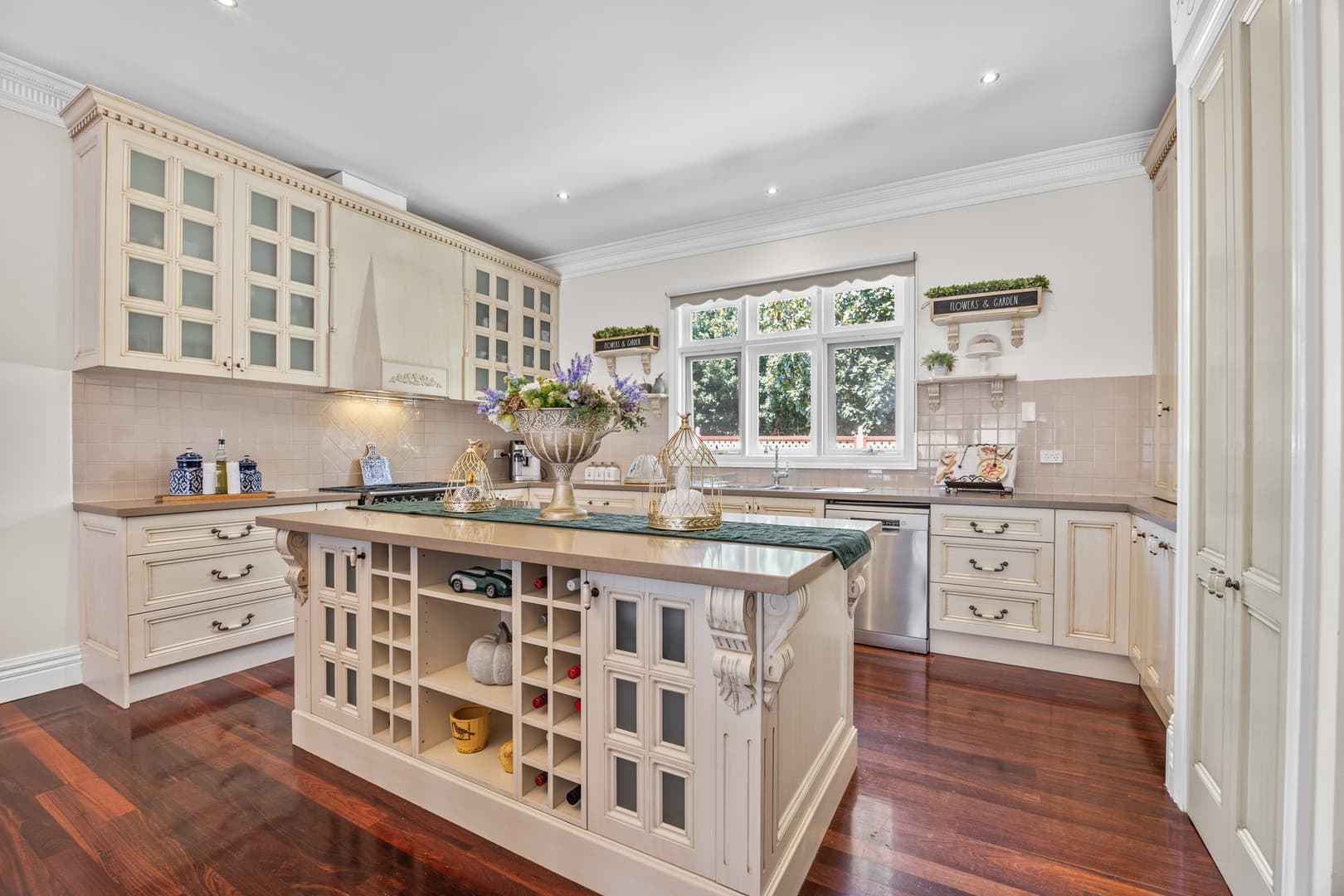 10 Woodbury Avenue, Caroline Springs, VIC 3023, Caroline Springs - Thumbnail 5