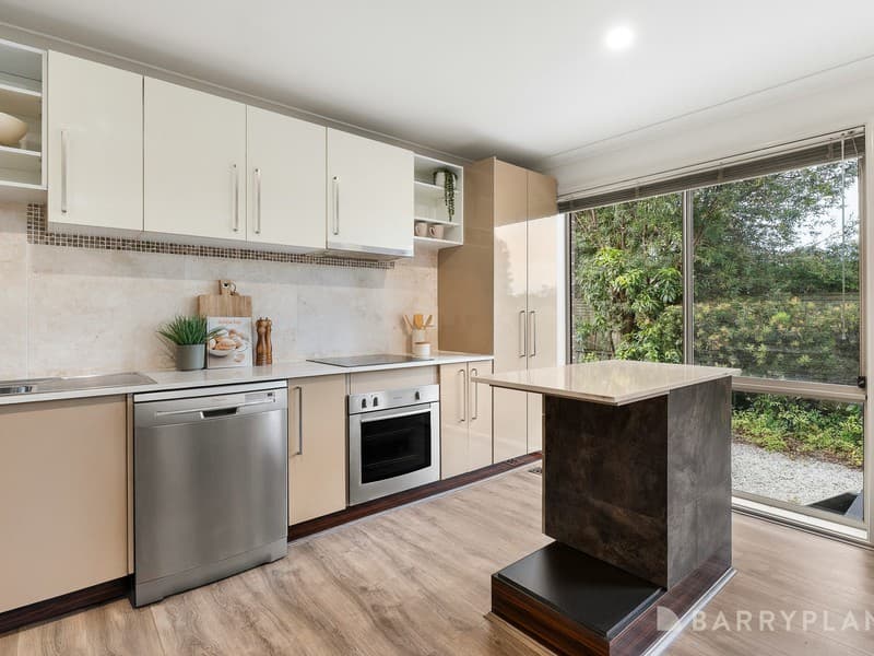 Unknown, Unknown - Thumbnail 3