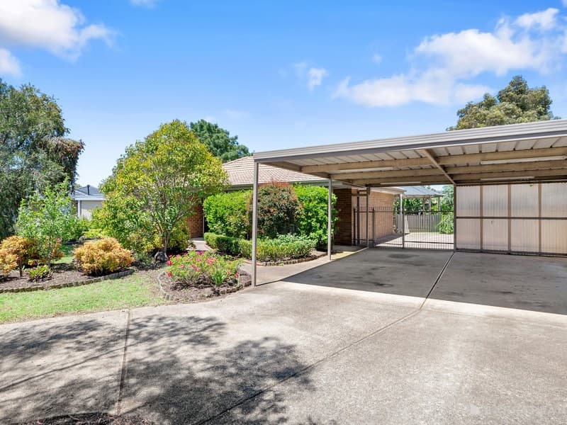 9 Simon CourtBrookfield, vic 3338, Brookfield - Thumbnail 2