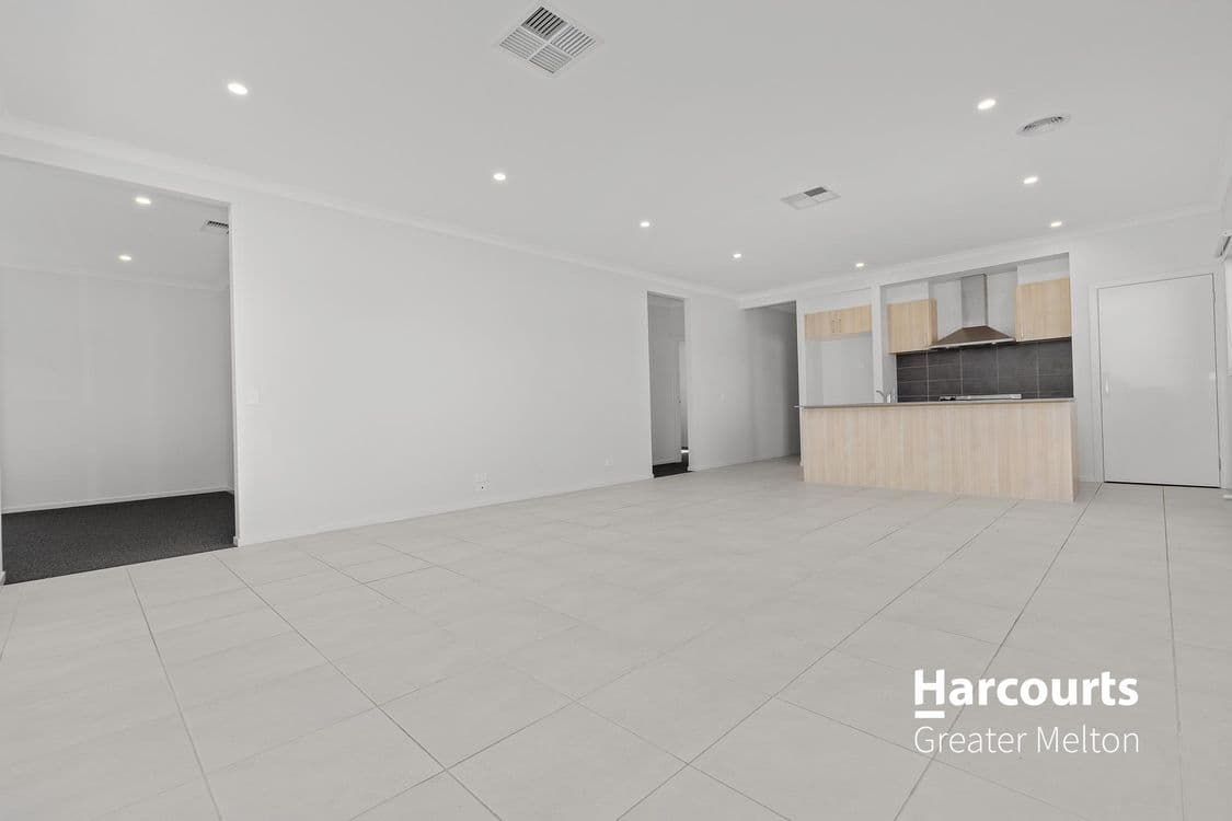 24 Woodstock Drive, EYNESBURY, VIC 3338, Eynesbury - Thumbnail 7