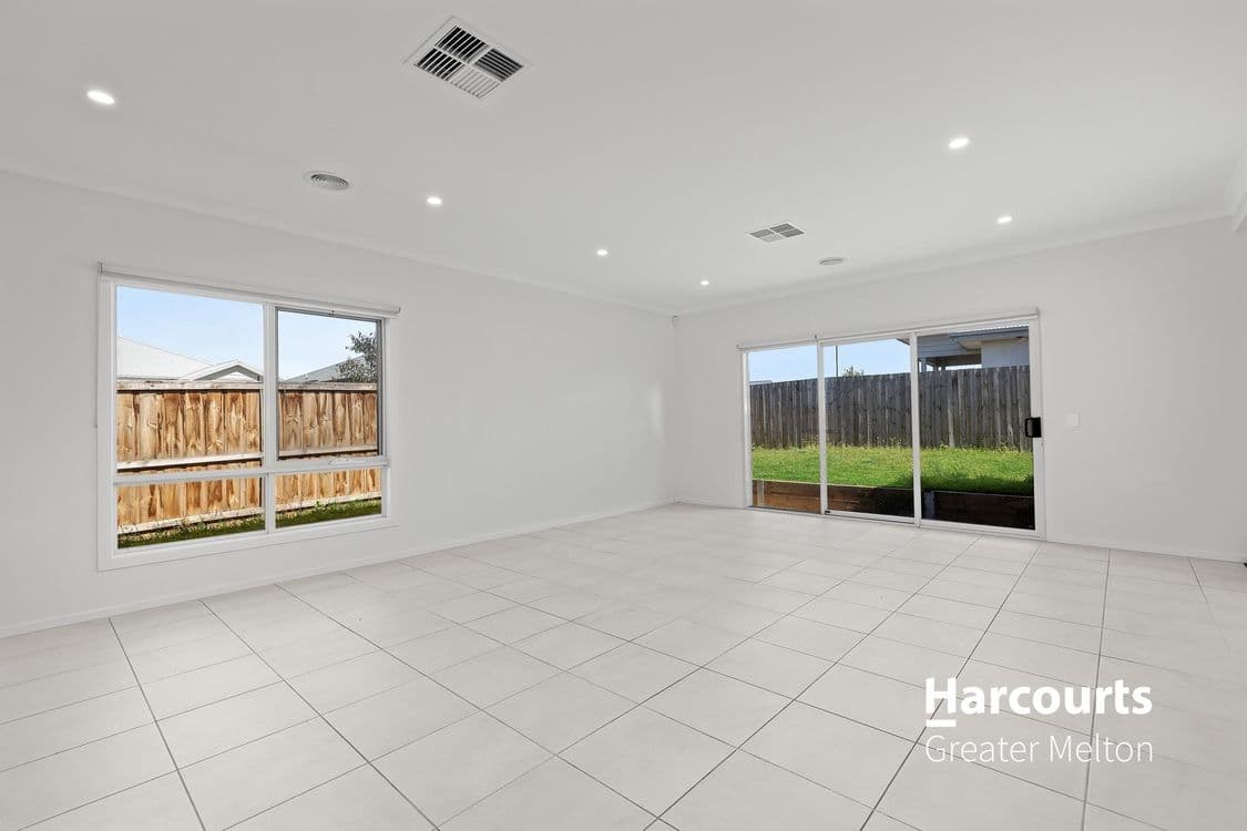24 Woodstock Drive, EYNESBURY, VIC 3338, Eynesbury - Thumbnail 8